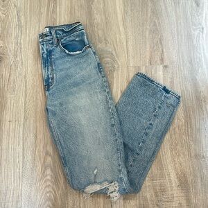 ABERCROMBIE 90’S STRAIGHT ULTRA HIGH RISE JEAN